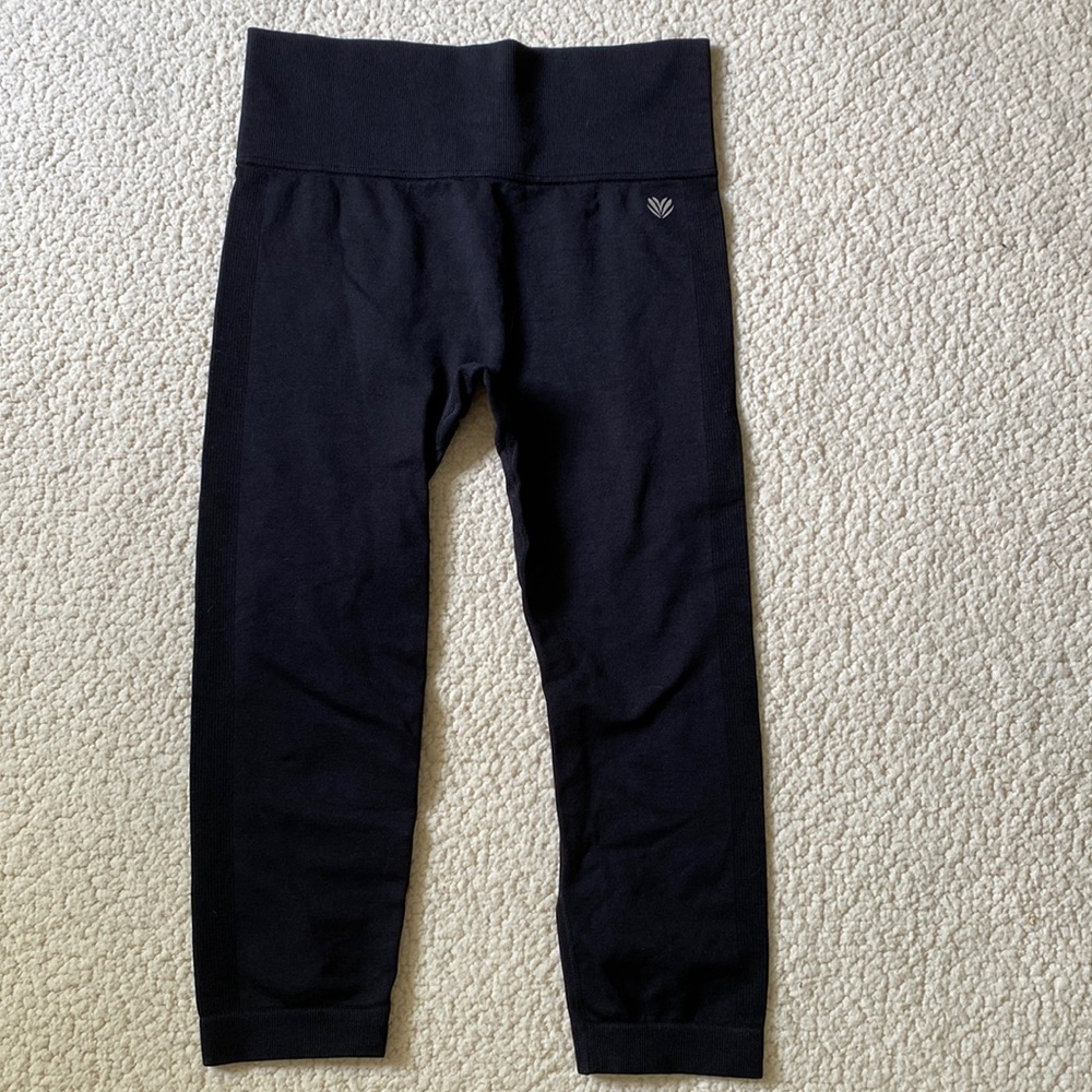 Forever 21 Cropped Seamless Leggings
